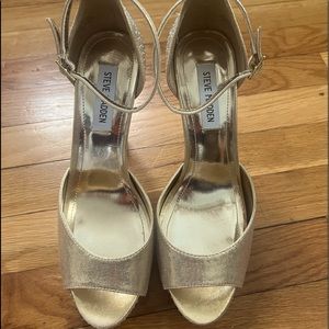 Steve Madden 5” Metallic gold, iridescent rhinestone platform heel